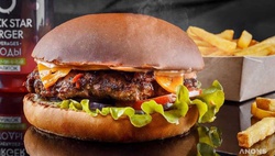 Чемпионат по поеданию мегабургеров в Black Star Burger