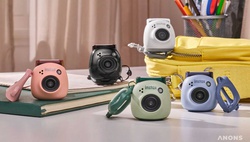 Fujifilm представила сверхкомпактную камеру Instax Pal с фотопринтером в комплекте