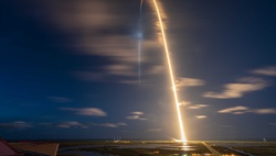 SpaceX Илона Маска впервые отправила на орбиту полностью гражданский экипаж