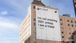 Twitter разместил в городах США билборды с шутками о 2020 годе