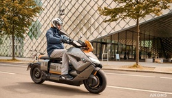 BMW запустила в серийное производство футуристические электромотоциклы – фото