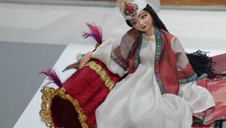 Выставка узбекских и японских кукол в Караван-сарае культуры Икуо Хираямы