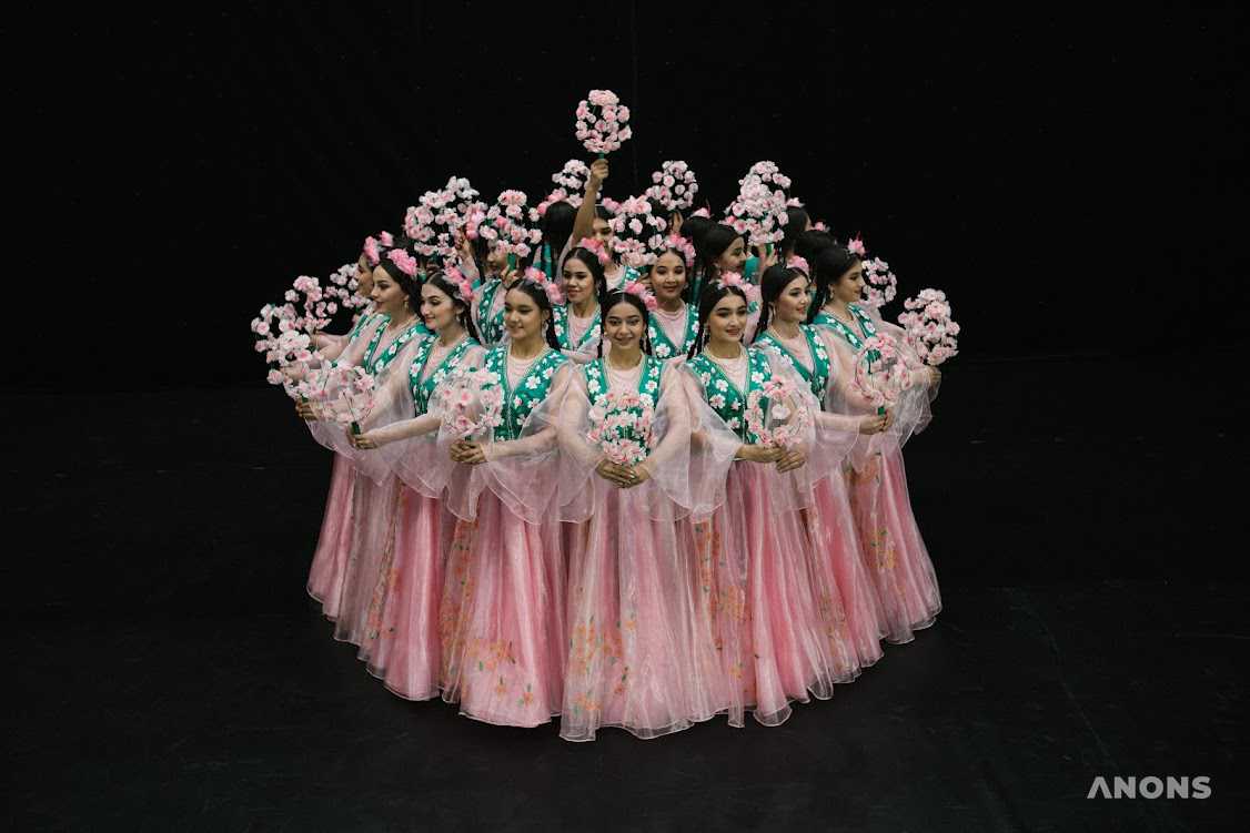 Легендарный ансамбль узбекского народного танца «Бахор» едет с гастролями в Москву