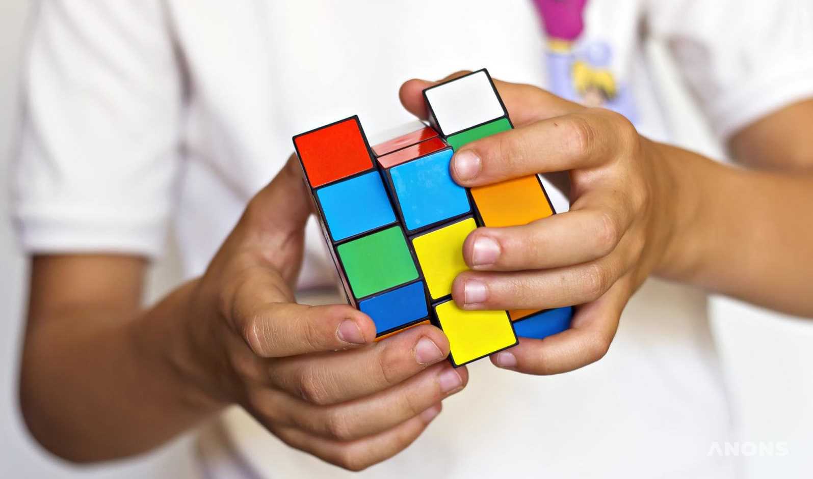 Арт-галерея Human House запускает занятия по скоростной сборке кубика Рубика для детей