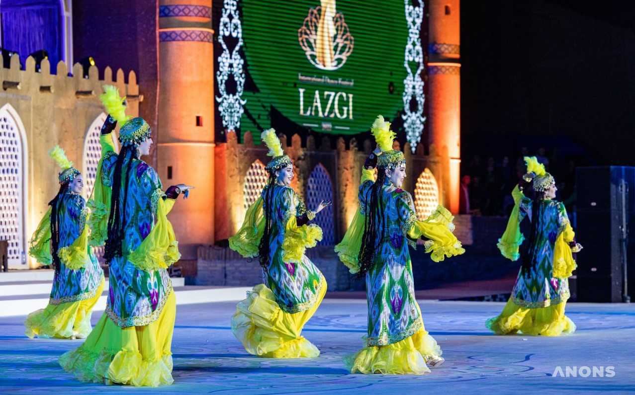 В Хиве состоялось торжественное открытие Международного фестиваля танца «Лазги» – фото