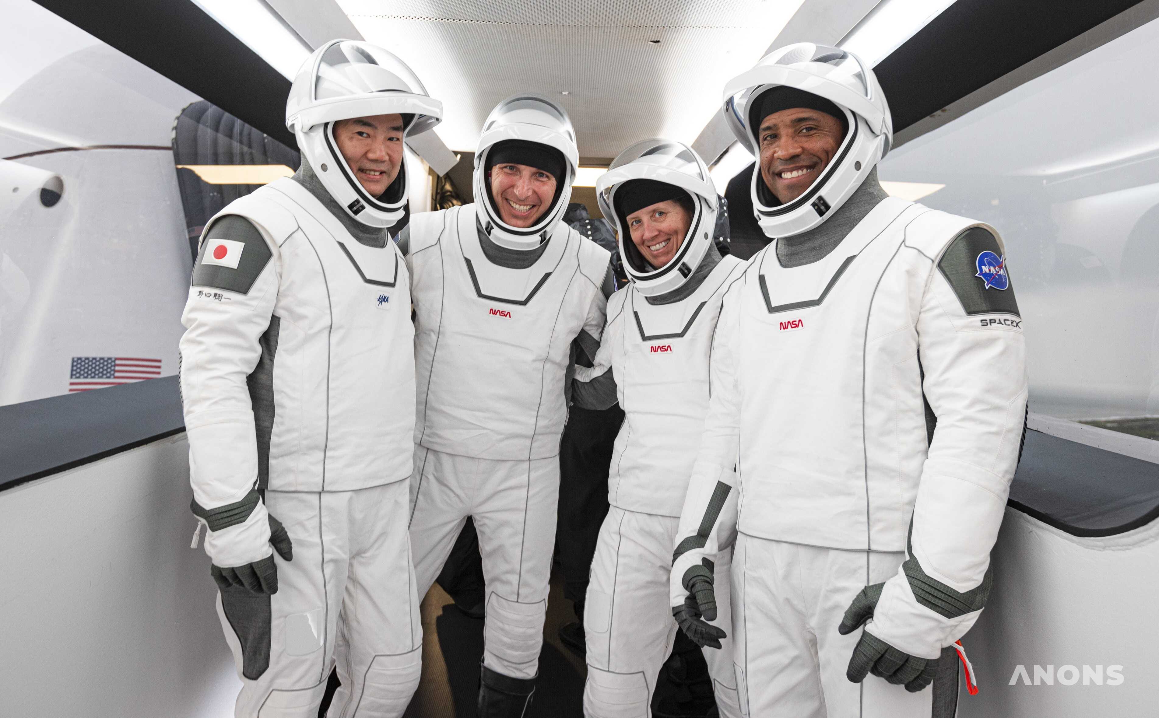 SpaceX запустила на МКС корабль с экипажем из четырёх человек