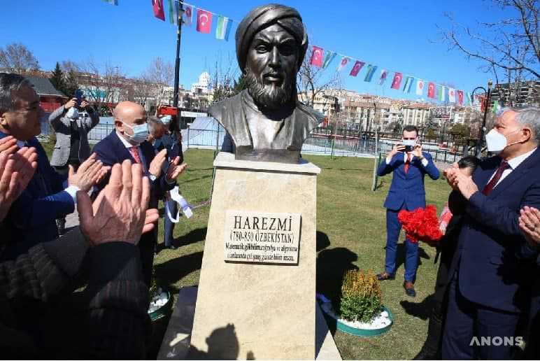 В Турции открыли памятник Аль-Хорезми