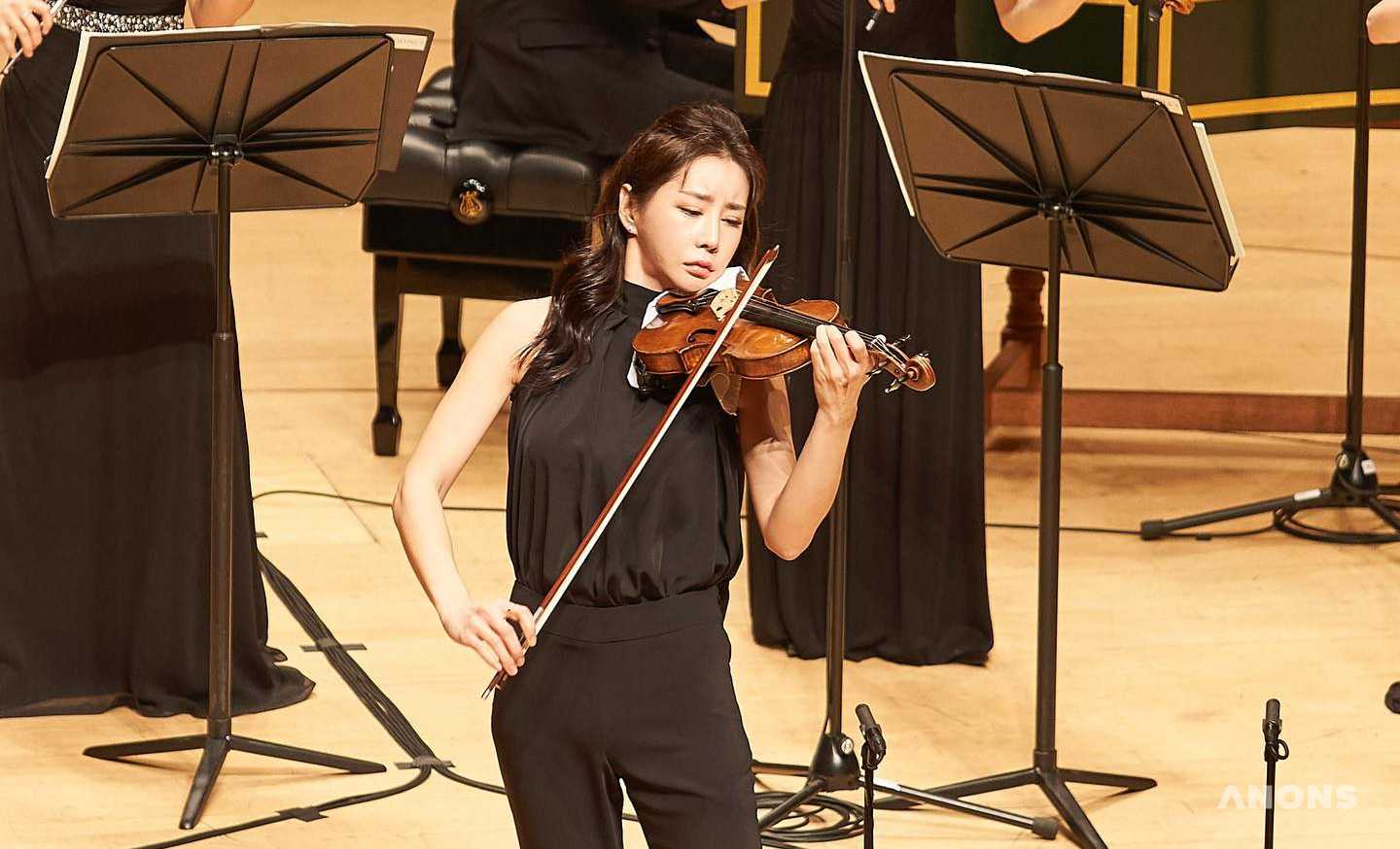 Концерт скрипачки Зия Хёнсу Шин в Консерватории