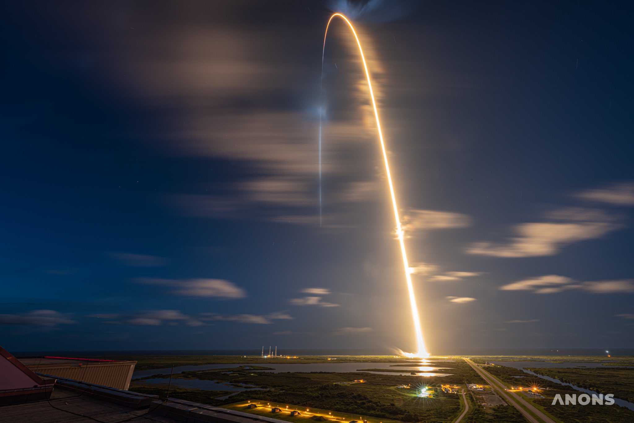 SpaceX Илона Маска впервые отправила на орбиту полностью гражданский экипаж