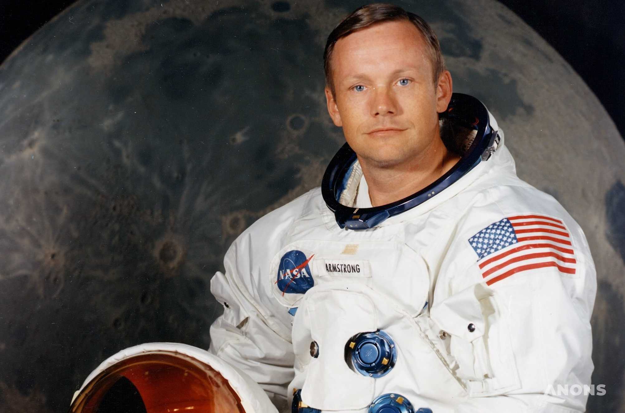 Лунную пыль, собранную астронавтом Нилом Армстронгом, выставили на аукцион