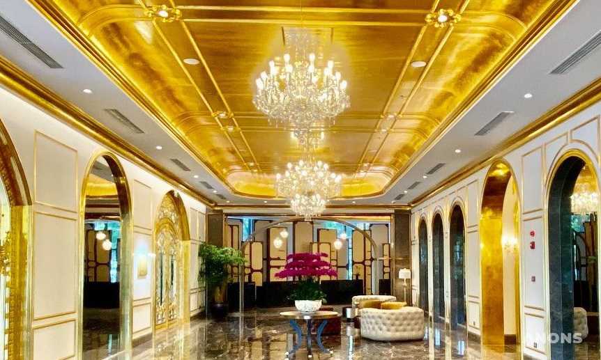 Открылся первый в мире отель, покрытый 24-каратным золотом