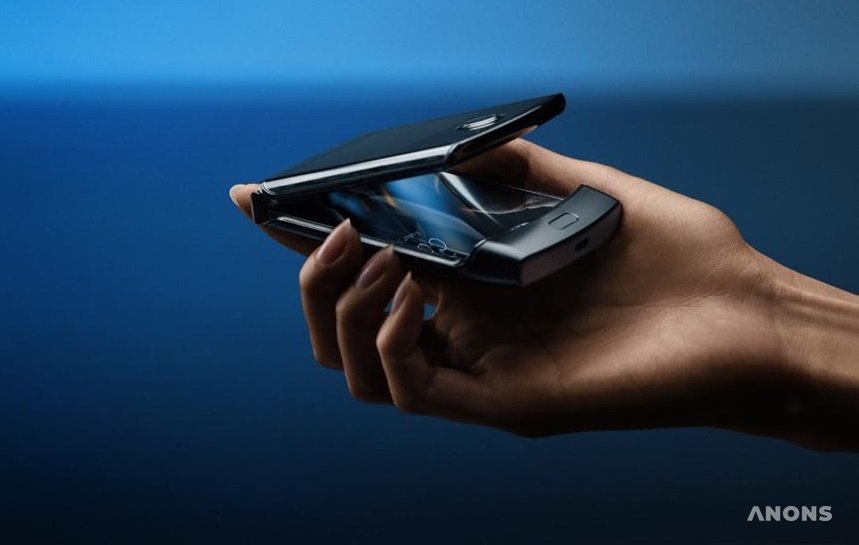 Представлена Motorola Razr: раскладушка с гибким экраном