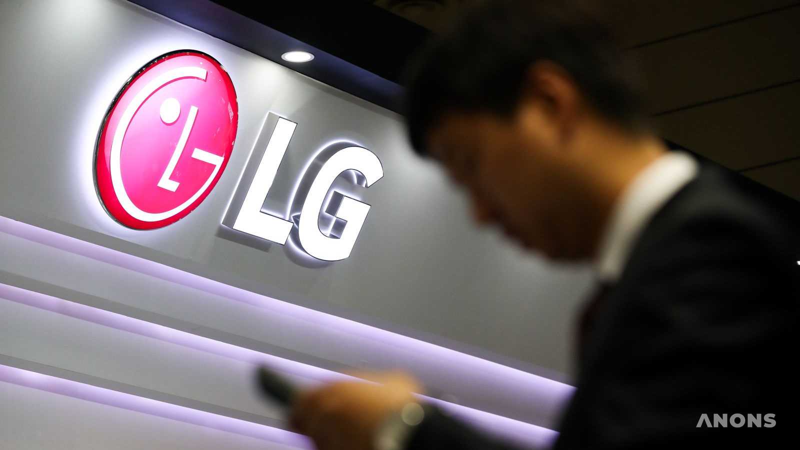 Компания LG прекращает выпуск смартфонов