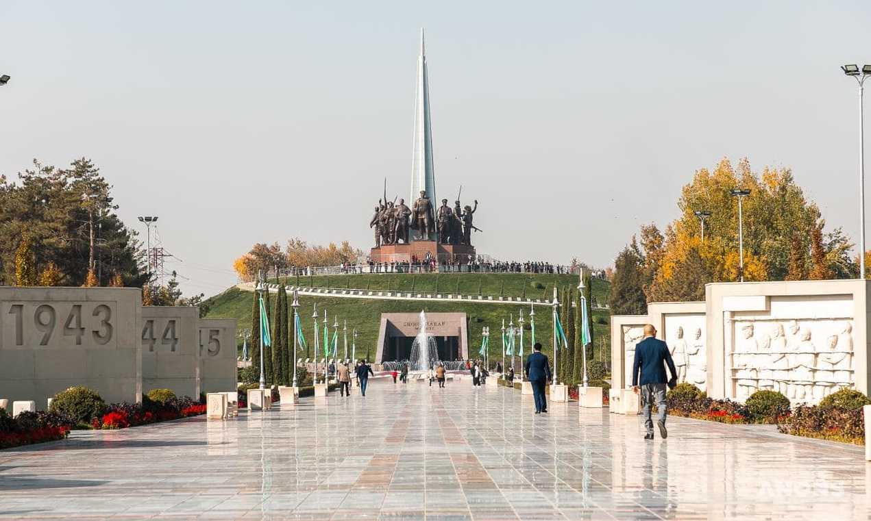 Празднование Дня Памяти и Почестей в «Парке Победы»
