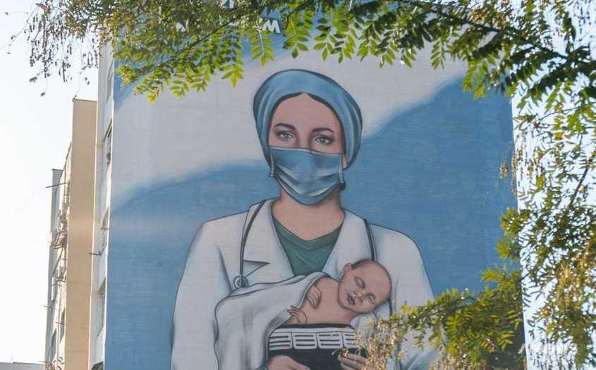 В Ташкенте появилось граффити в знак благодарности врачам