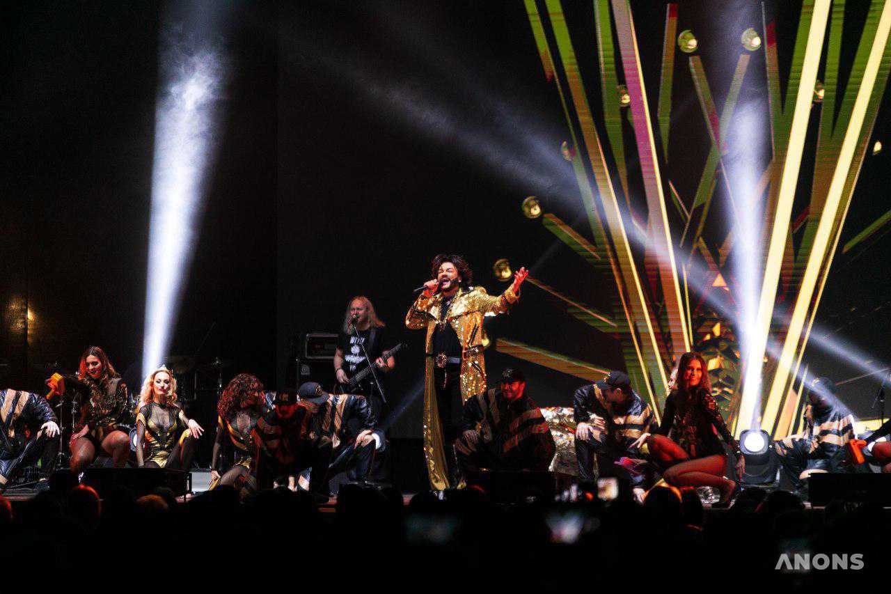 Филипп Киркоров выступил с сольным концертом в Ташкенте - фото