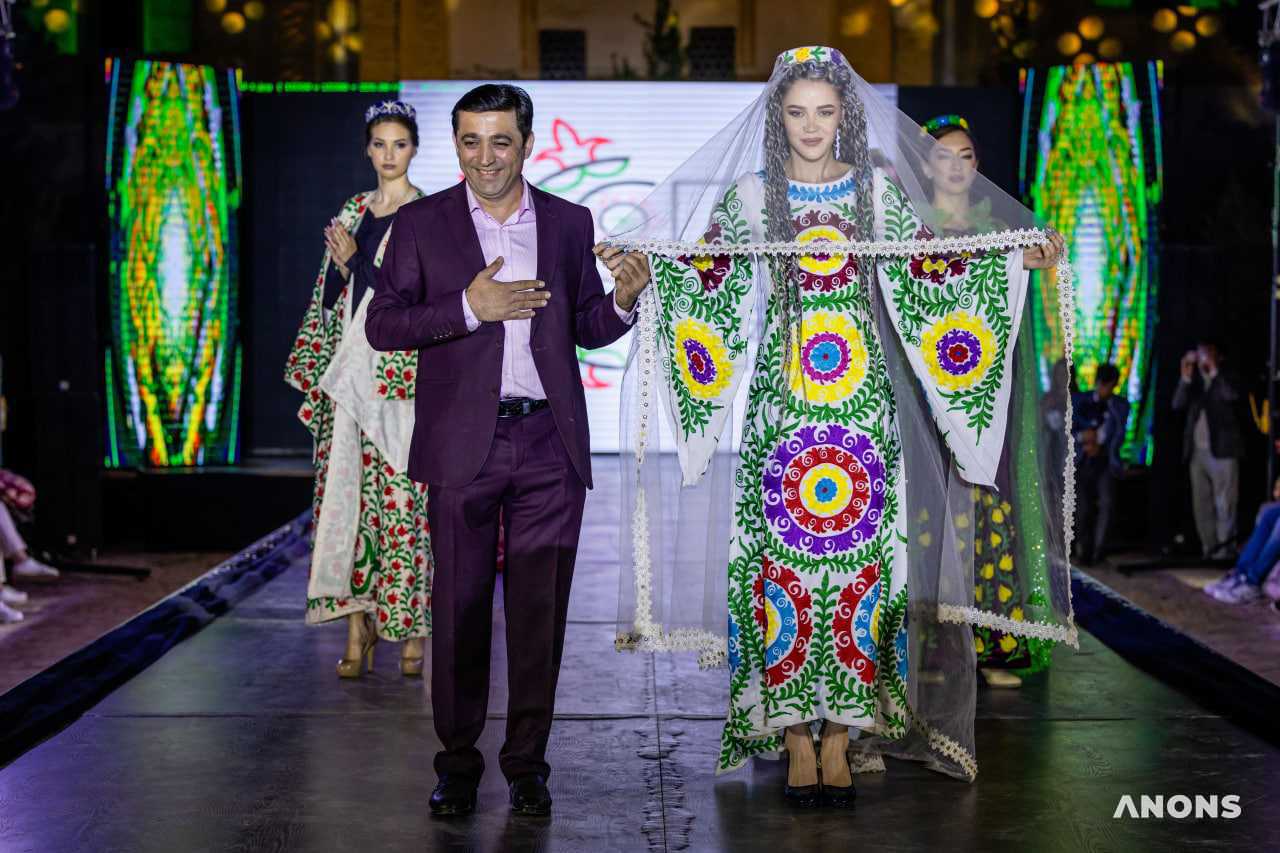Показ мод Bukhara Fashion days состоялся в Бухаре – фоторепортаж