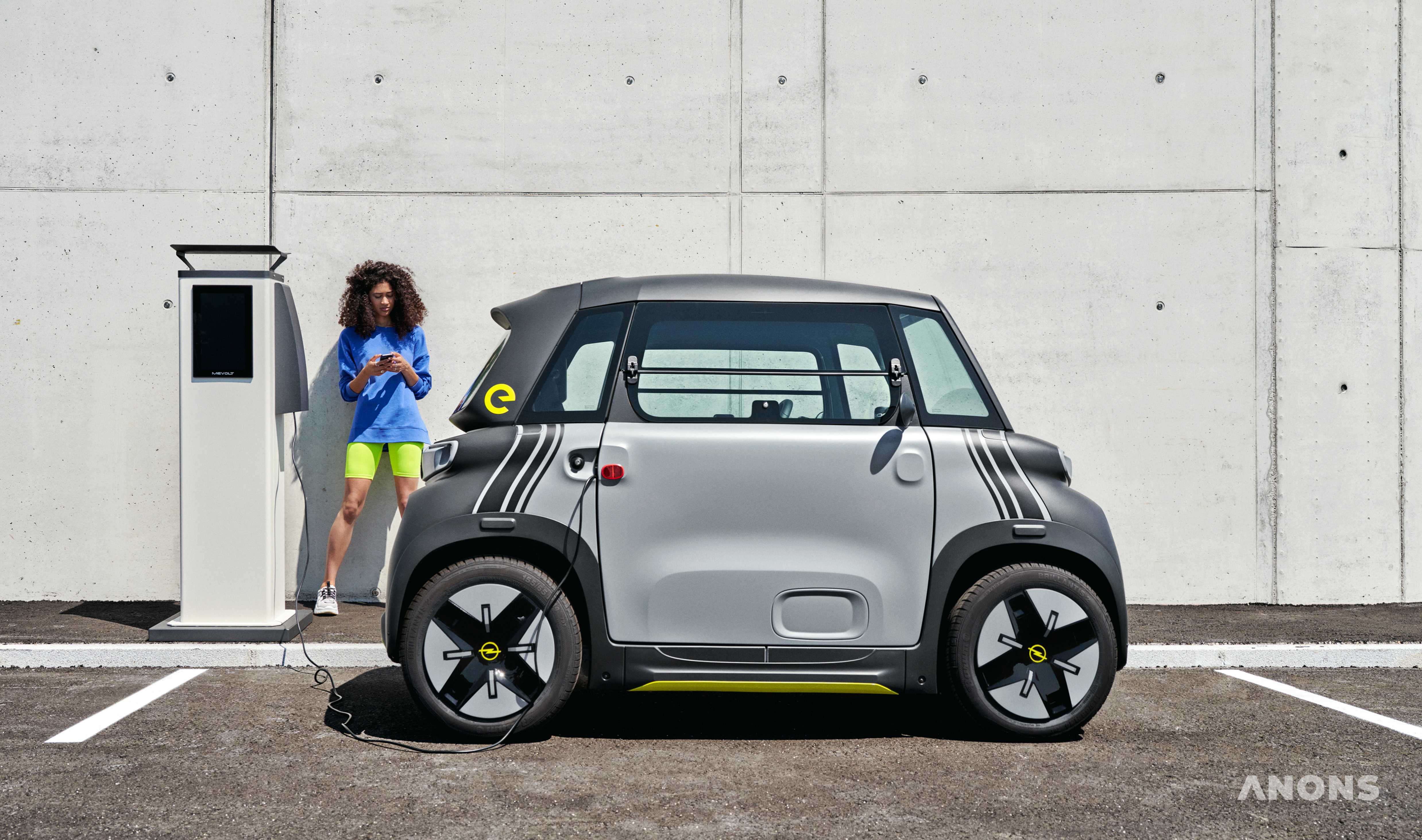 Opel представила двухместный электрокар Rocks-e
