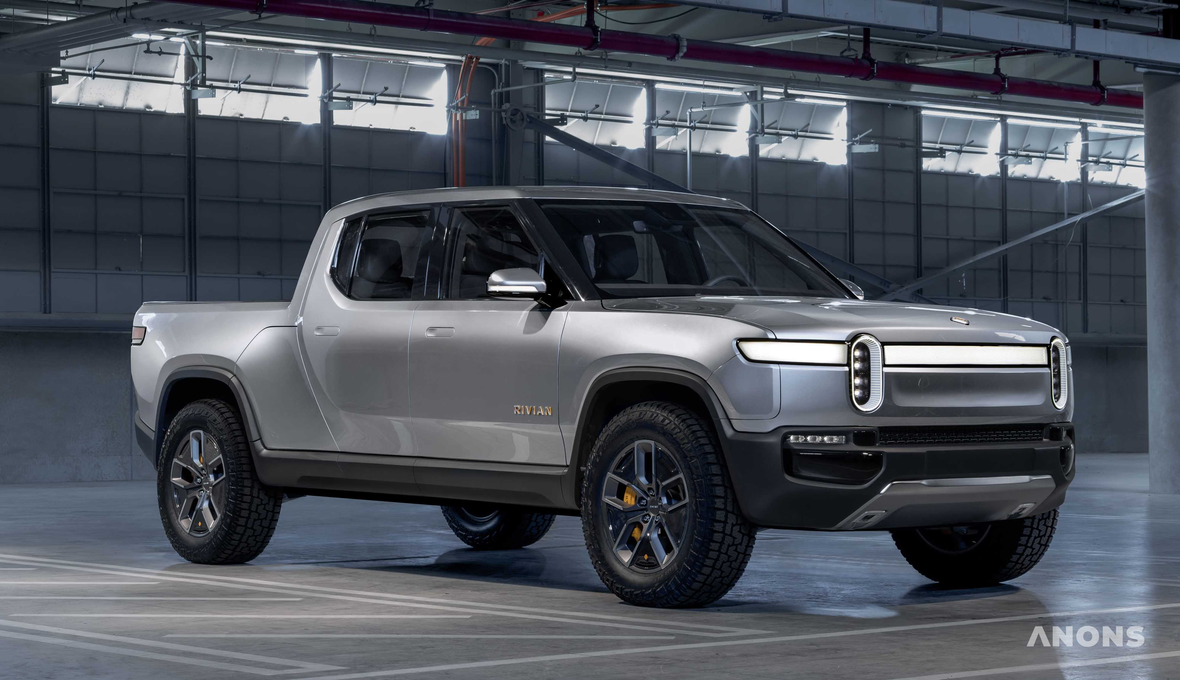 Компания Rivian выпустила первый электропикап, опередив Tesla, Ford и других конкурентов