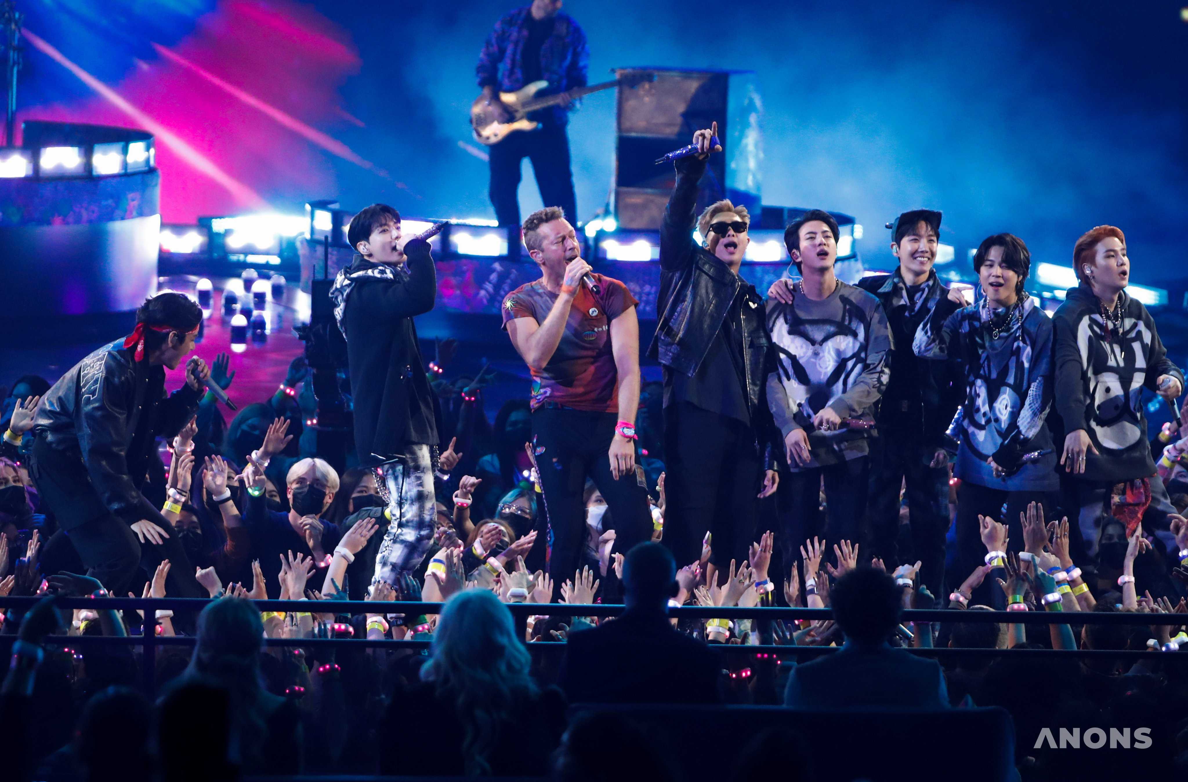 Объявлены победители музыкальной премии American Music Awards