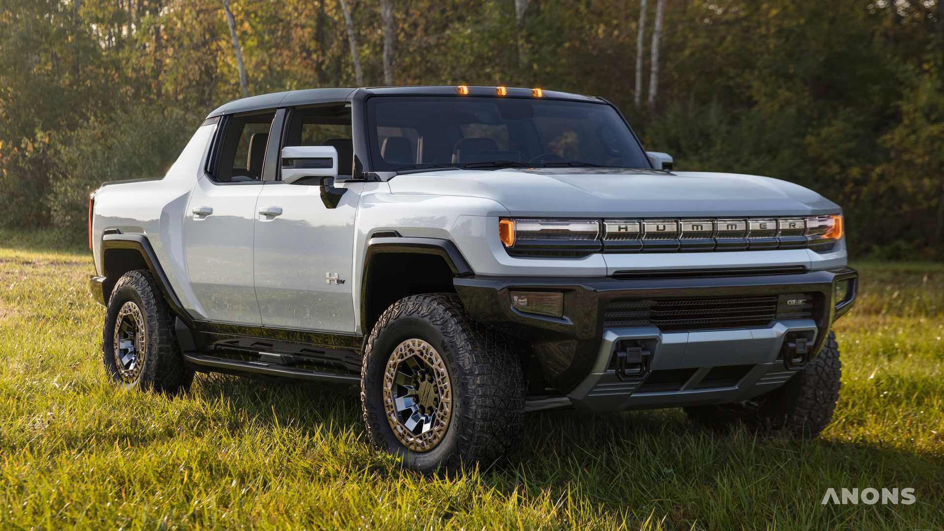 General Motors официально представил электрический пикап GMC Hummer