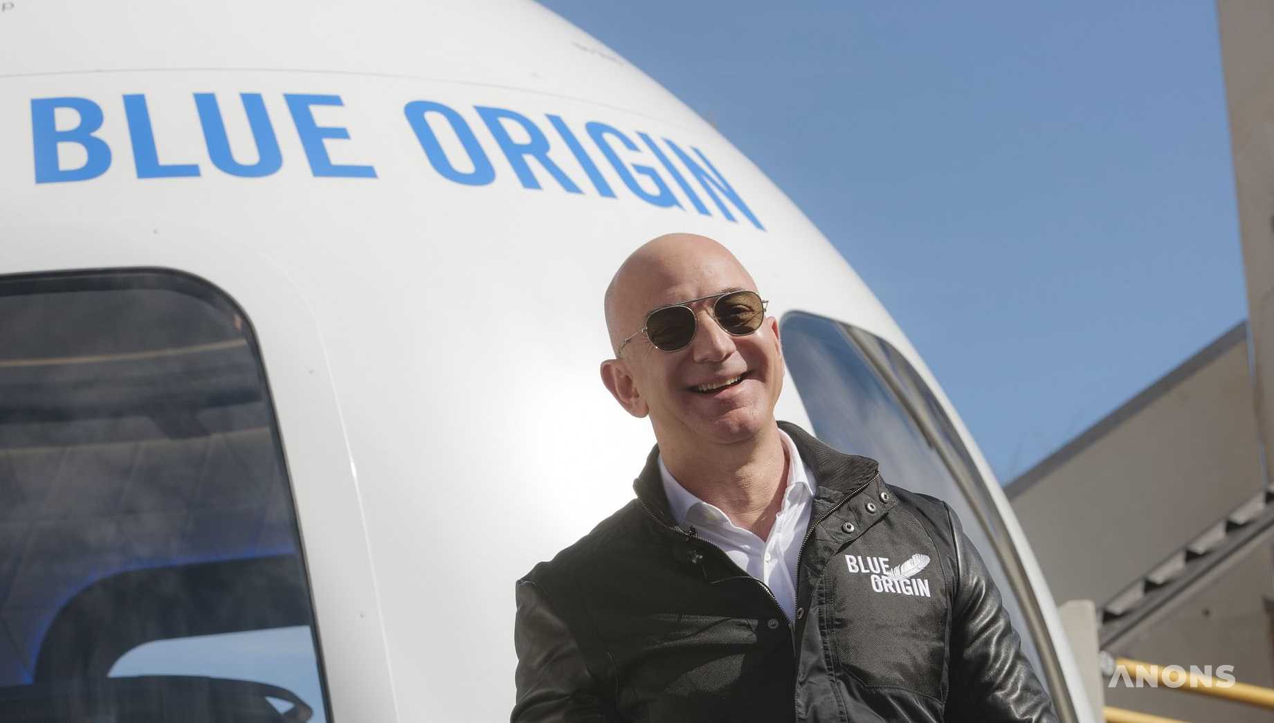 Основателя Amazon Джеффа Безоса просят не возвращаться назад на Землю