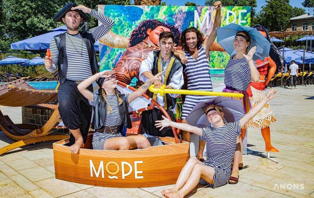«Море» запускает акцию: бесплатный вход именинникам