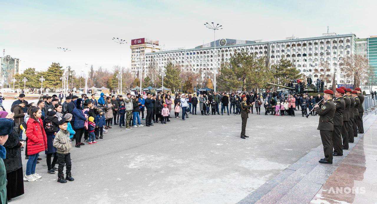 Военно-патриотический фестиваль в честь Дня защитников Родины - фото