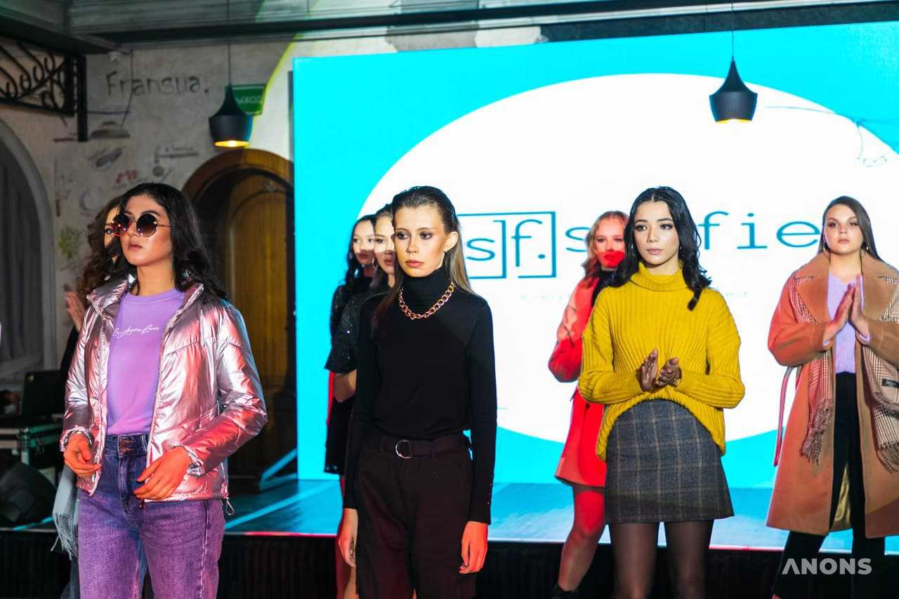 Как прошёл закрытый показ Fashion Show 2020 - фоторепортаж