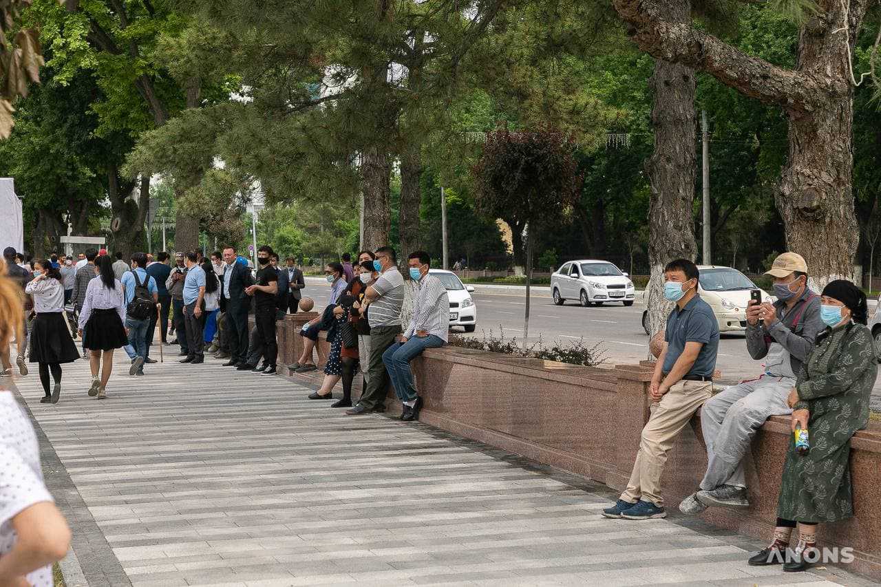 В Ташкенте запустили большой фонтан на площади Мустакиллик - фото