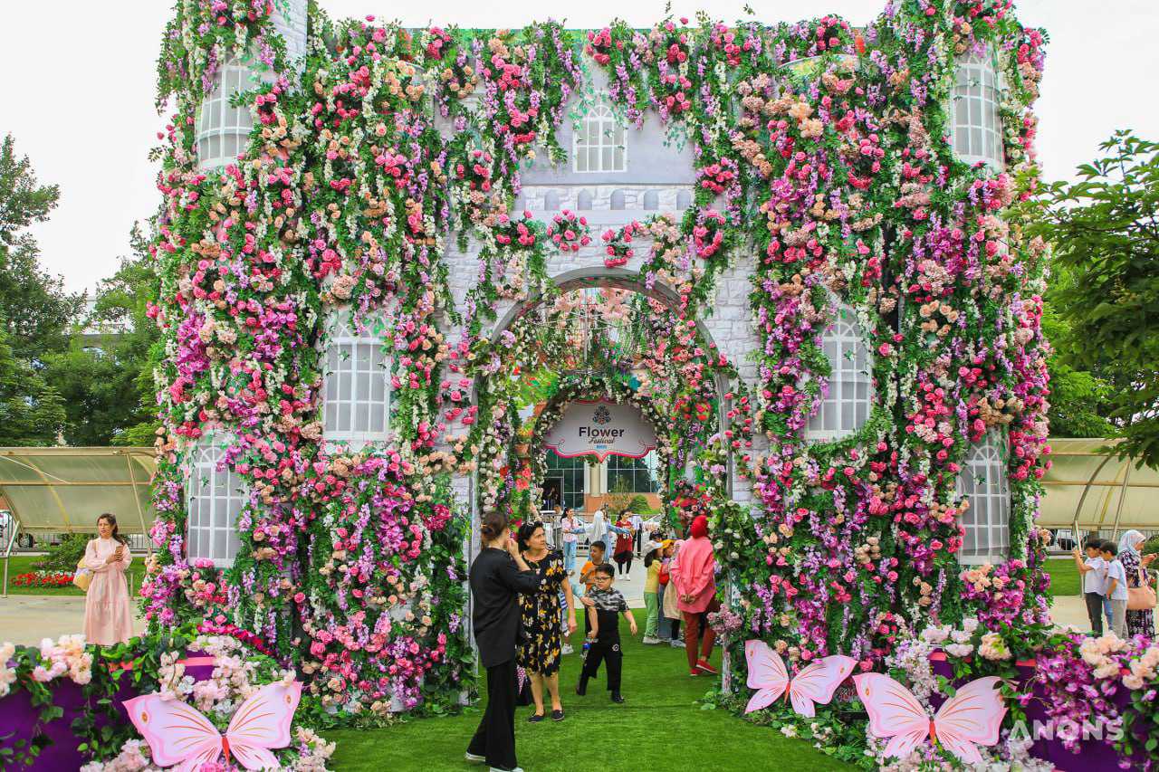 Праздник красоты и эстетики: в Ташкенте стартовал фестиваль цветов Tashkent Flower Fest 2022 – фото