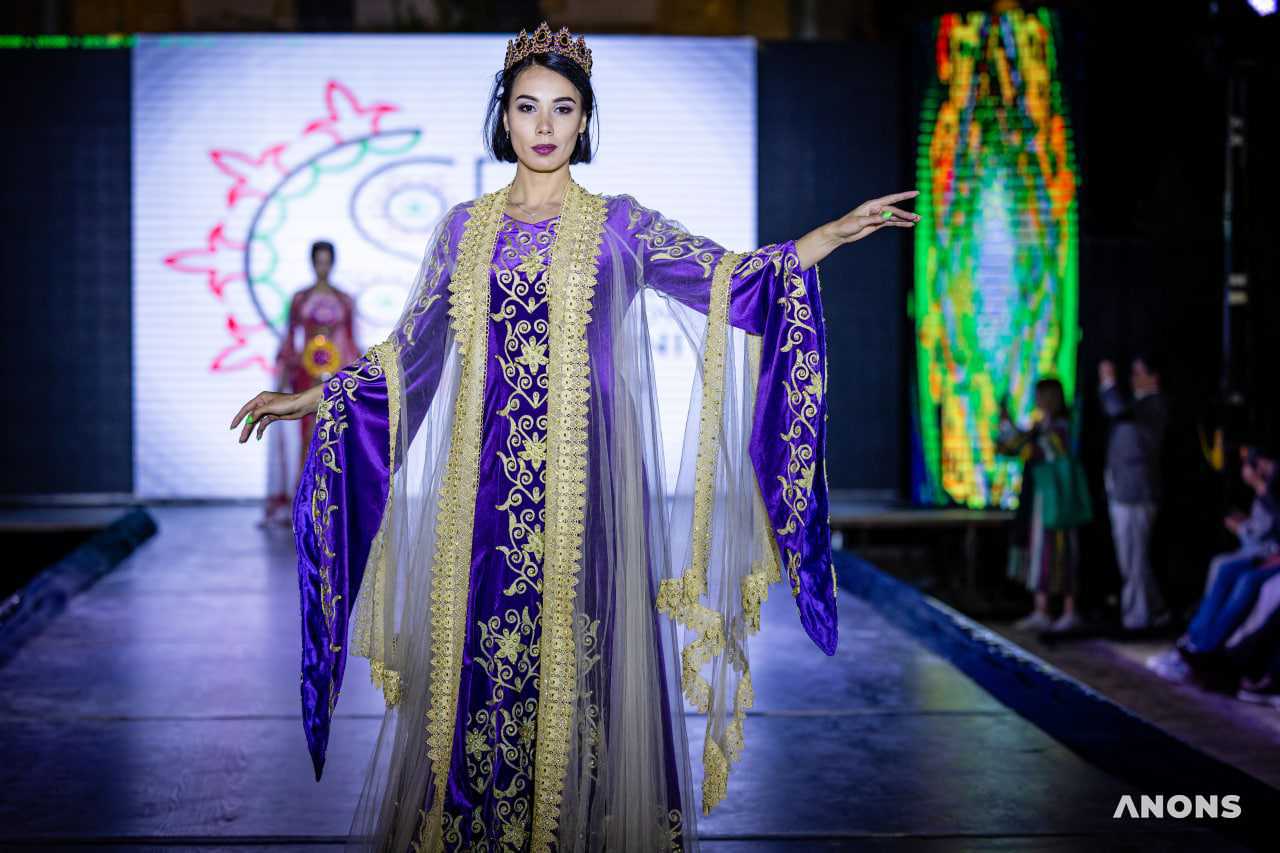 Показ мод Bukhara Fashion days состоялся в Бухаре – фоторепортаж