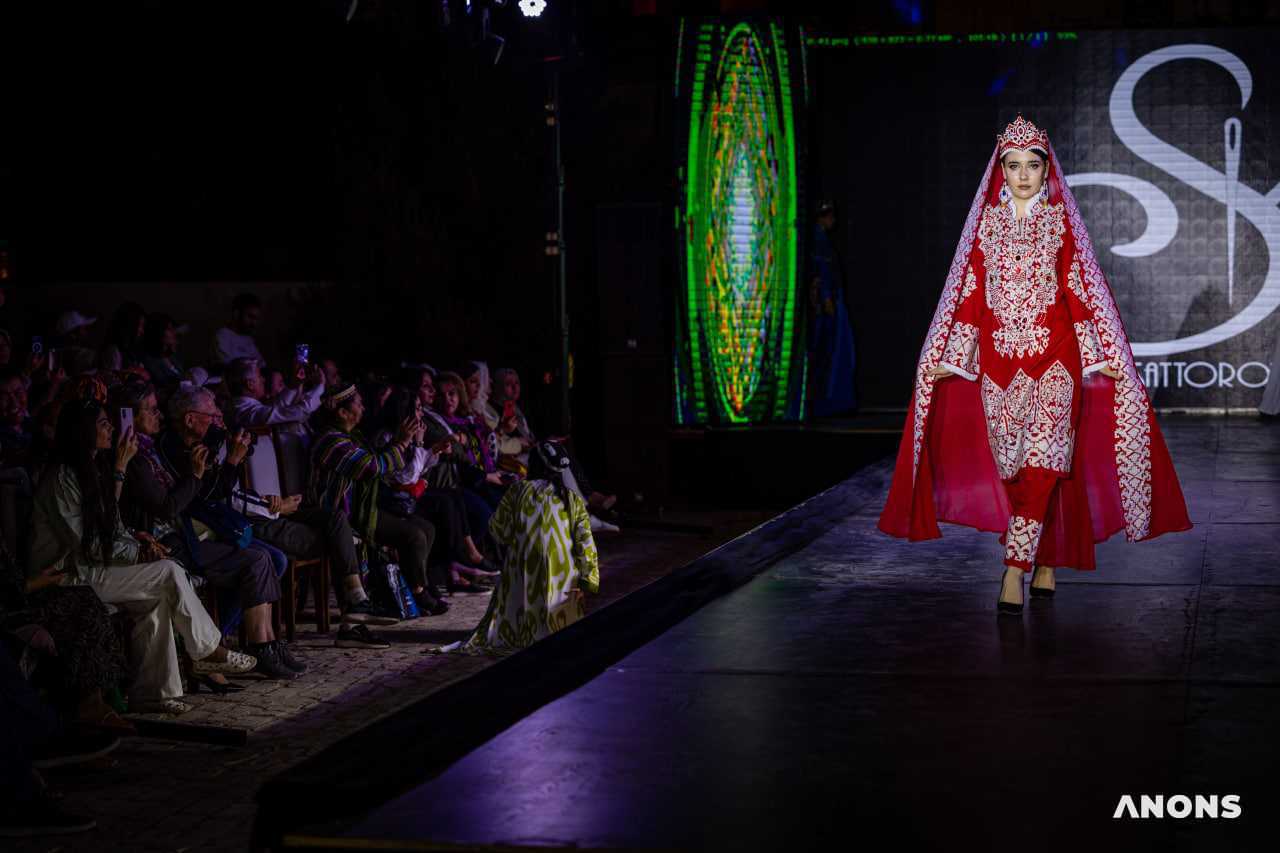 Показ мод Bukhara Fashion days состоялся в Бухаре – фоторепортаж