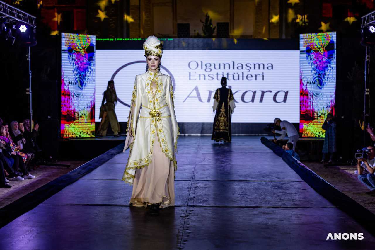 Показ мод Bukhara Fashion days состоялся в Бухаре – фоторепортаж