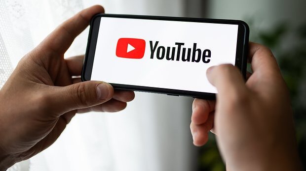 YouTube запускает функцию автоматического дубляжа видео