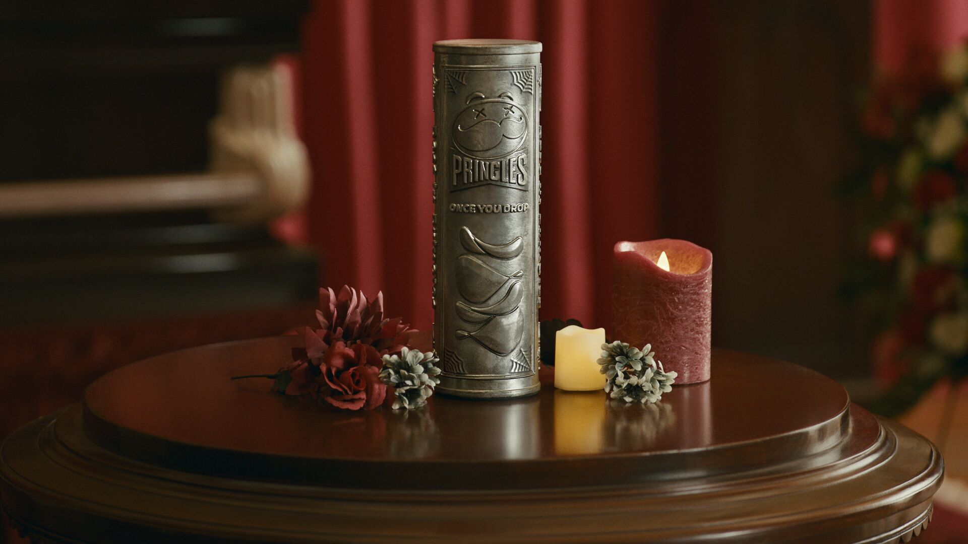Pringles подарит пожизненный запас чипсов за право похоронить прах в фирменной банке