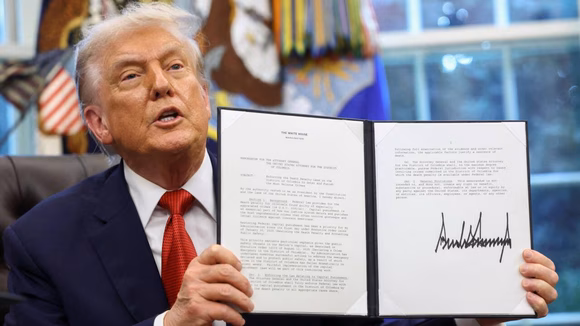 Трамп распорядился заменить термин «искусственный интеллект» на «суперинтеллект»