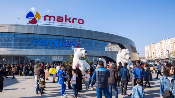 Шоу-программа в Compass Mall