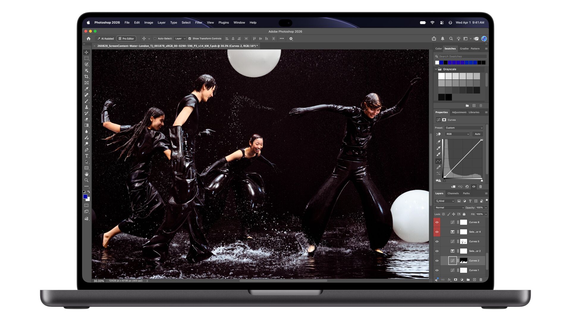 Apple представила первый MacBook Pro с сенсорным OLED-экраном