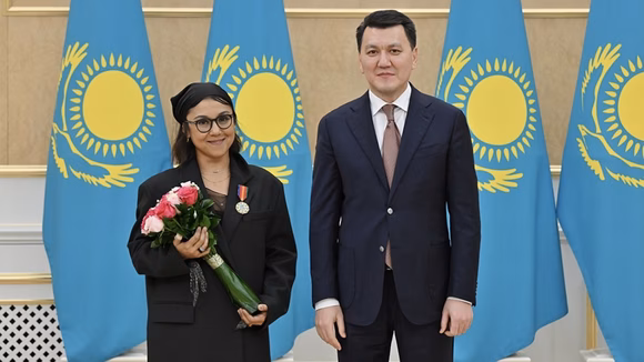 Севара Назархан и Камолиддин Уринбаев получили государственные награды Казахстана