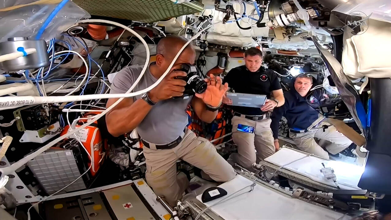 Как прошел четвертый день экипажа NASA «Артемида-2»