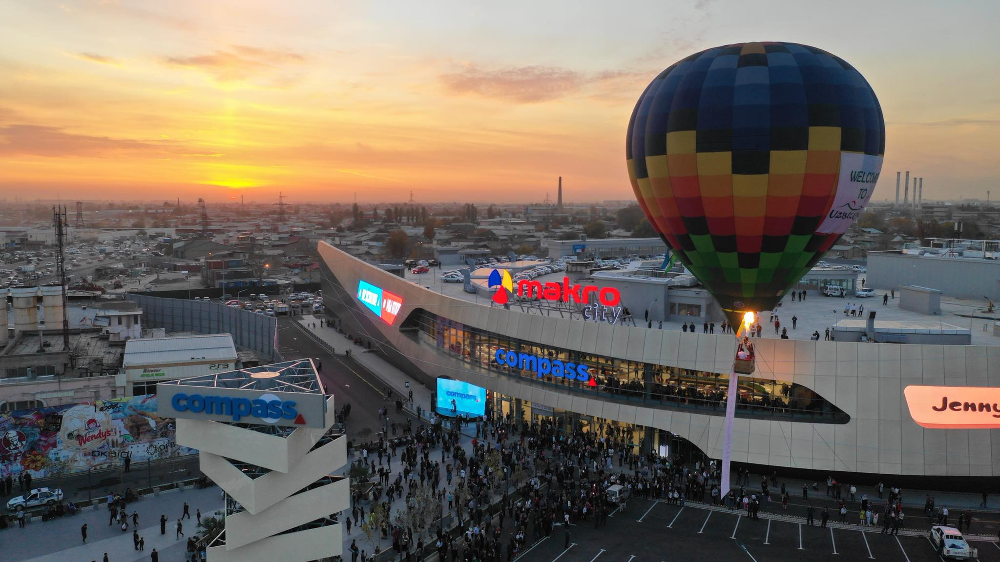 Музыкальный вечер в Compass Mall