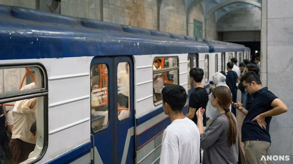 Ташкентское метро сократило интервалы между поездами к началу учебного года