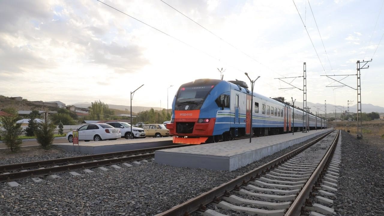 Toshkent va Parkent o‘rtasida yangi elektropoyezd qatnovi yo‘lga qo‘yildi